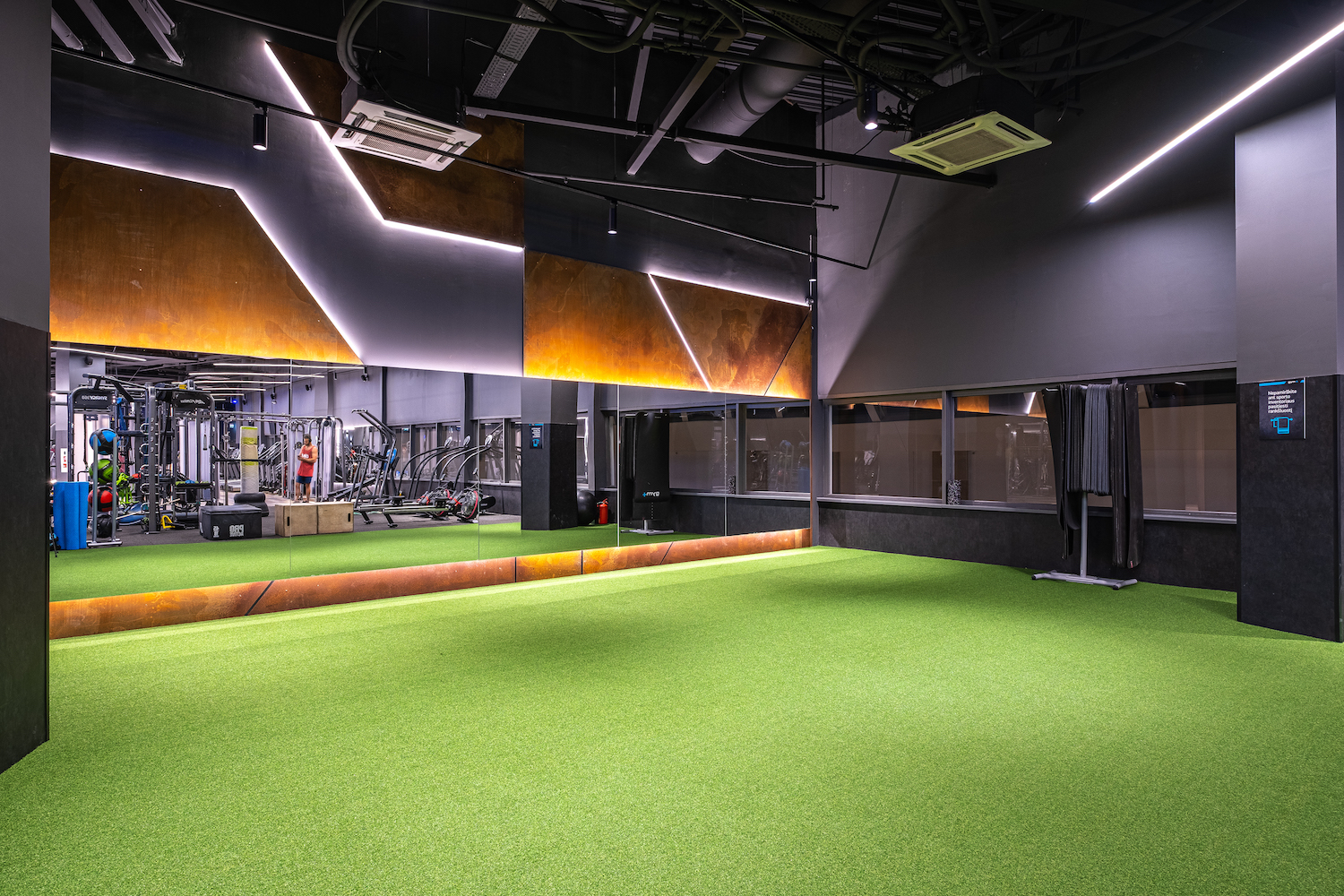 Gym+ Panorama HDR-15